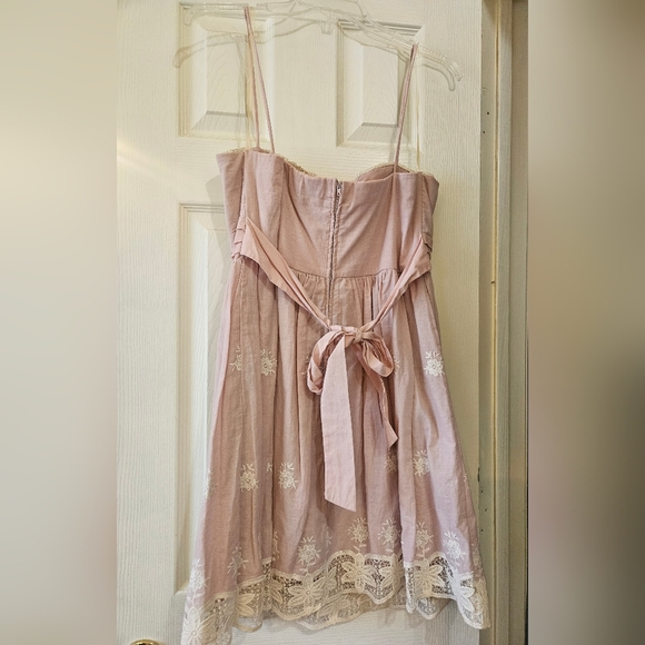 Pink / White Dress - Picture 3 of 3